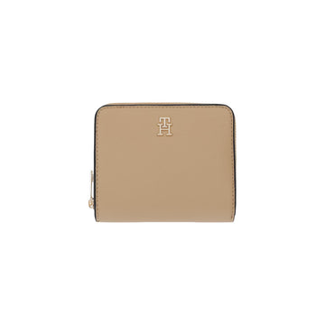 Tommy Hilfiger  Women Wallet