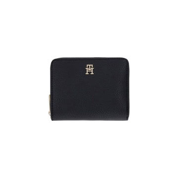 Tommy Hilfiger  Women Wallet