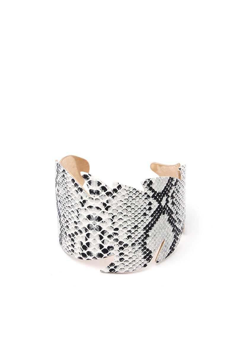 Leaf Cut Out Pattern Cuff Bracelet - Fashion Quality Boutik