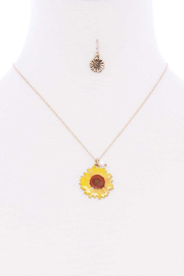 Sunflower Pendant Necklace - Fashion Quality Boutik