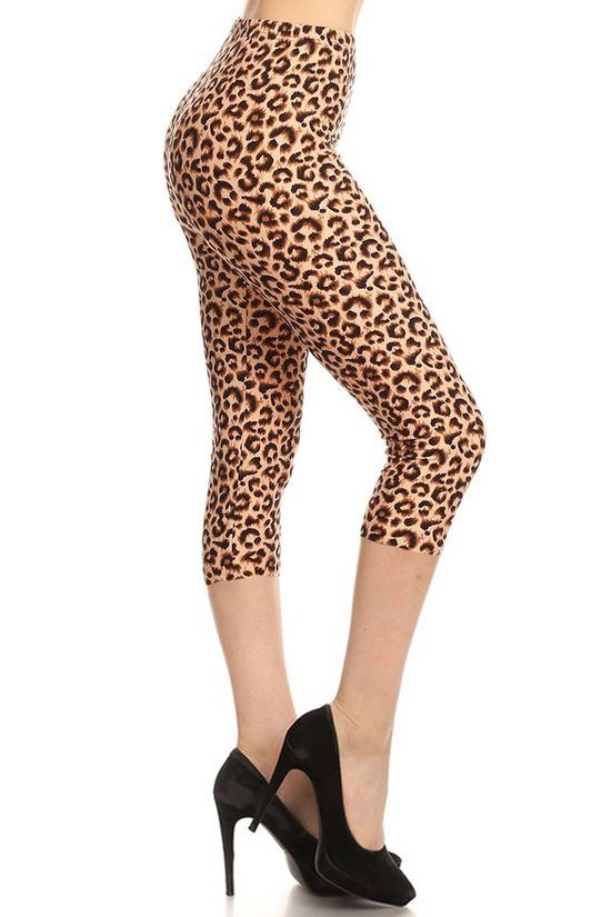 Leopard Printed, High Waisted Capri Leggings In A Fitted Style With An Elastic Waistband - Fashion Quality Boutik